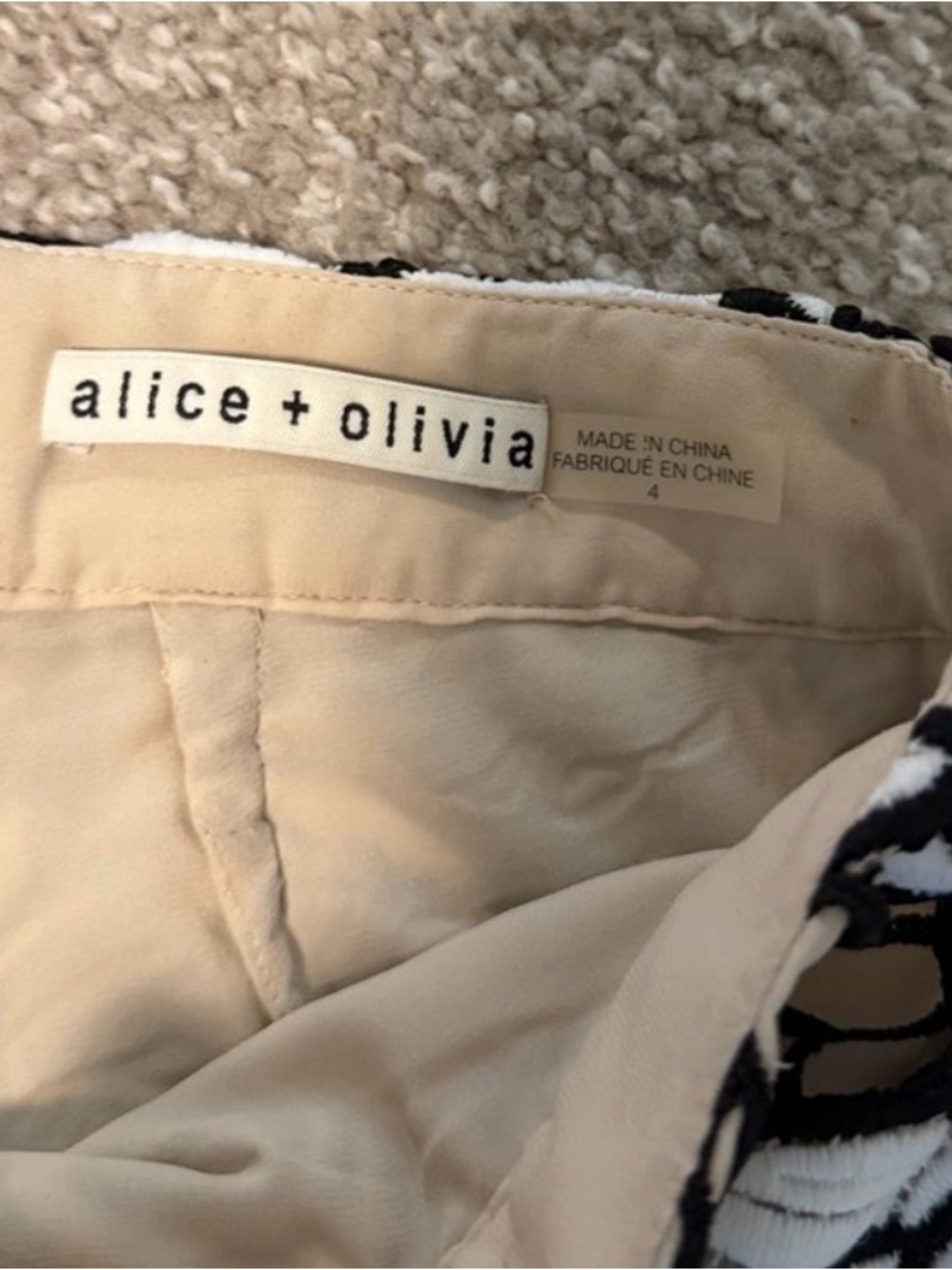 Alice + Olivia
TAYLOR SWIFT Guipure Shorts Lace COTTAGECORE FAIRY FESTIVAL RARE - Picture 7 of 7
